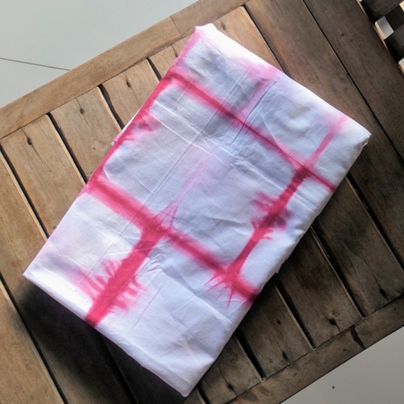 Bali - pink & white authentic batik sarong, handmade, cotton - Picture 2 of 3